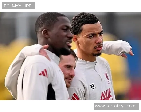 绿茵场上的“独舞”:埃基蒂克家中颠球加练,技术革新的秘密武器